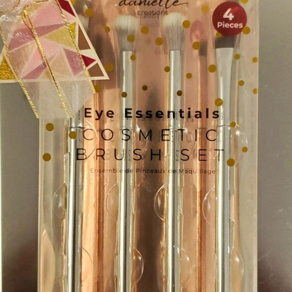 🆕️EYE ESSENTIALS COSMETIC BRUSH SET 🆕️ ♥️ - Picture 2 of 4